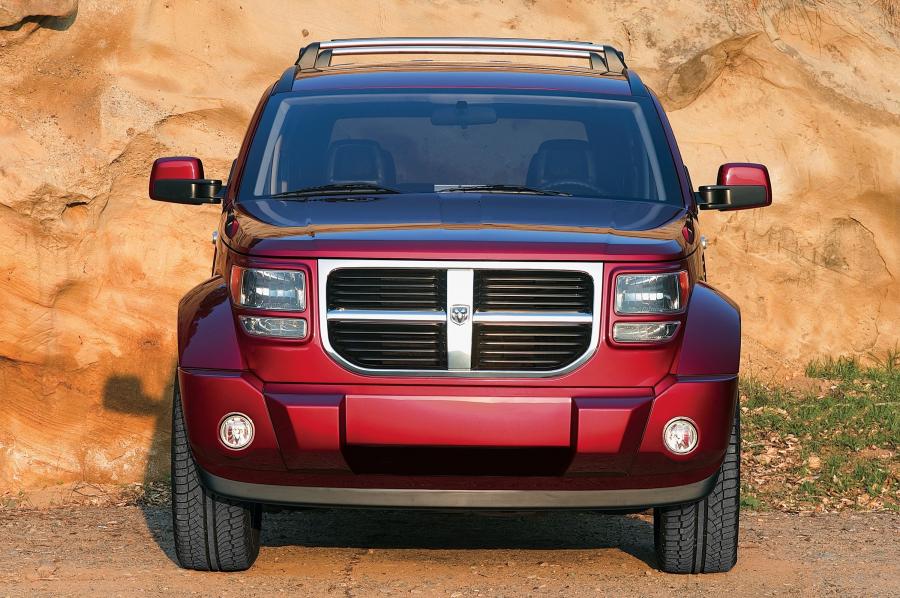 Dodge Nitro Concept (KA) 2005 года  (фото 21 из 24)